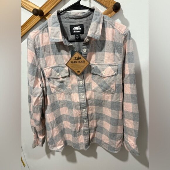 NEW WITH TAGS🌟 WOMANS PARK PLAID BUTTON DOWN - Picture 2 of 6